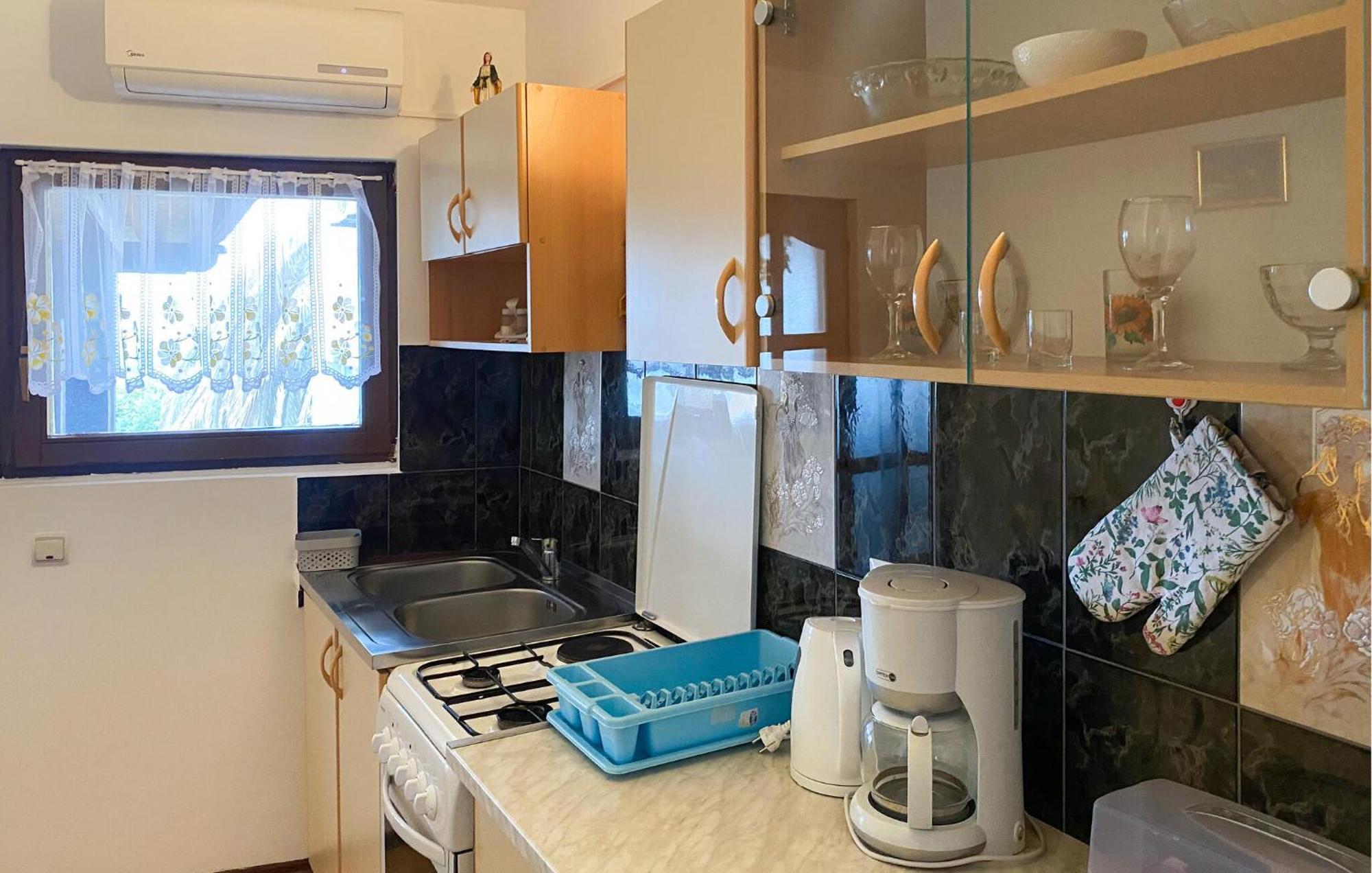 1 Bedroom Awesome Apartment In Ližnjan المظهر الخارجي الصورة